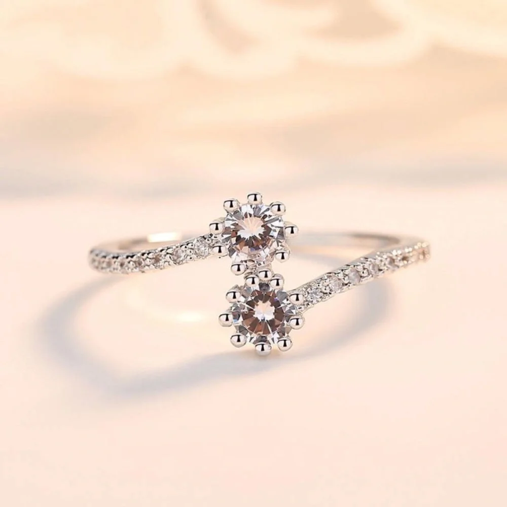 *GUINEVERE* Silver x Zircon Fashion Ring Size 7